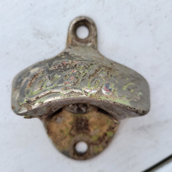 Vintage Coca Cola Bottle Opener ~ Great for Outdoor Bar Cart ~ Antique? ~ As-Is! - Picture 3 of 14
